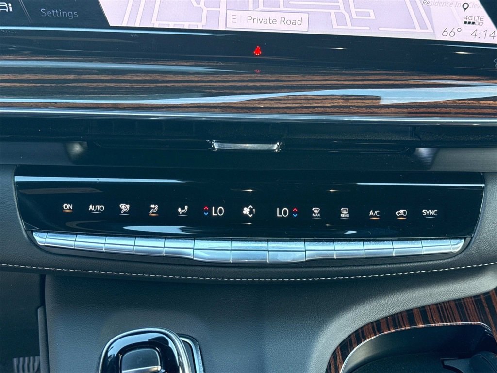 2022 Cadillac Escalade Premium Luxury photo 23