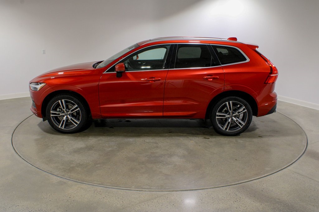 2021 Volvo XC60 T5 Momentum photo 2