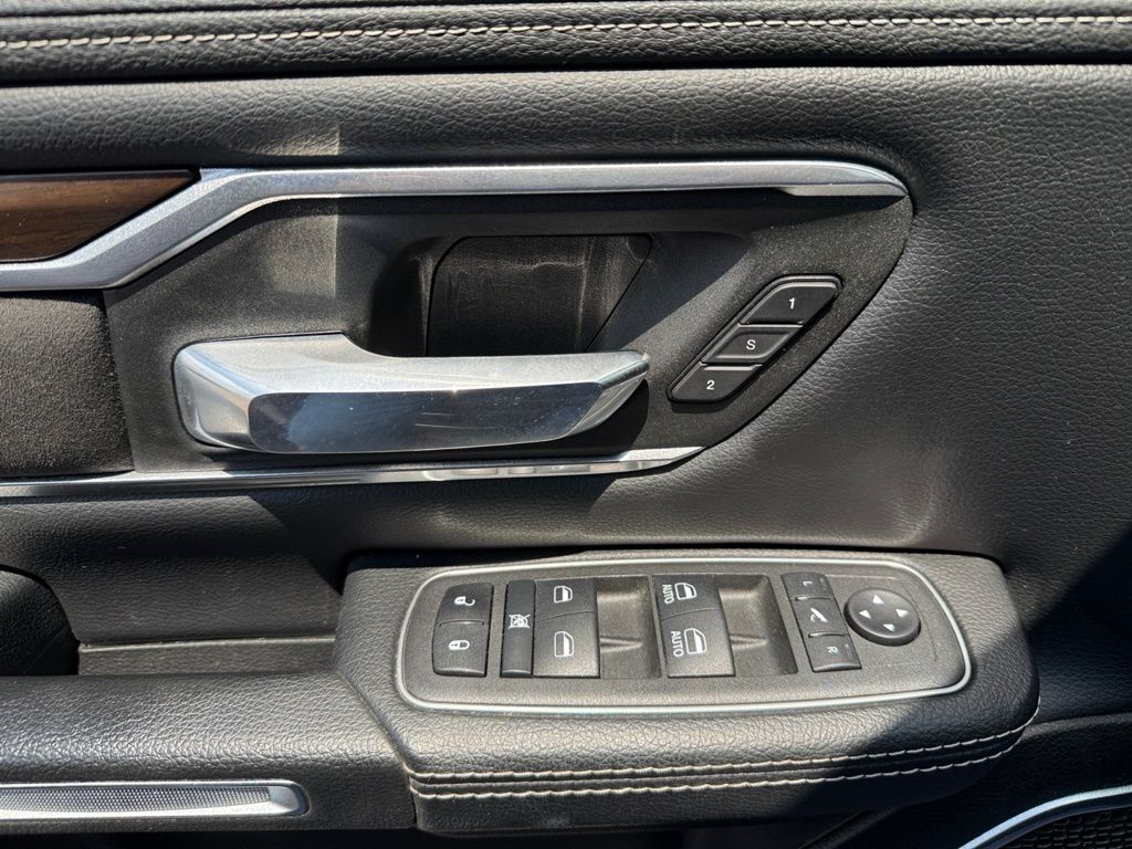 2022 Ram 1500 Laramie photo 10