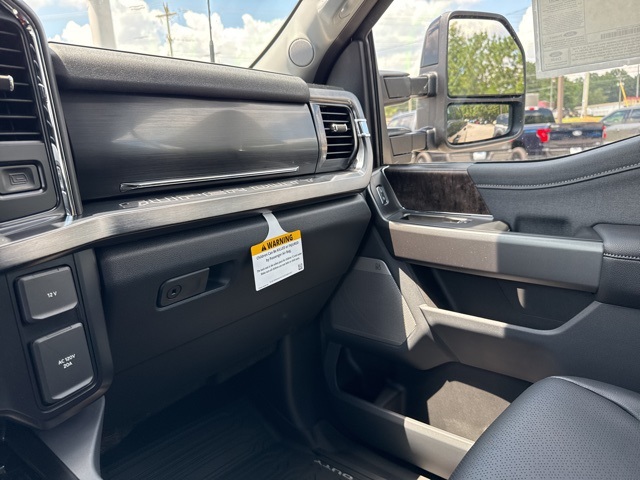2025 Ford F-350 photo 33