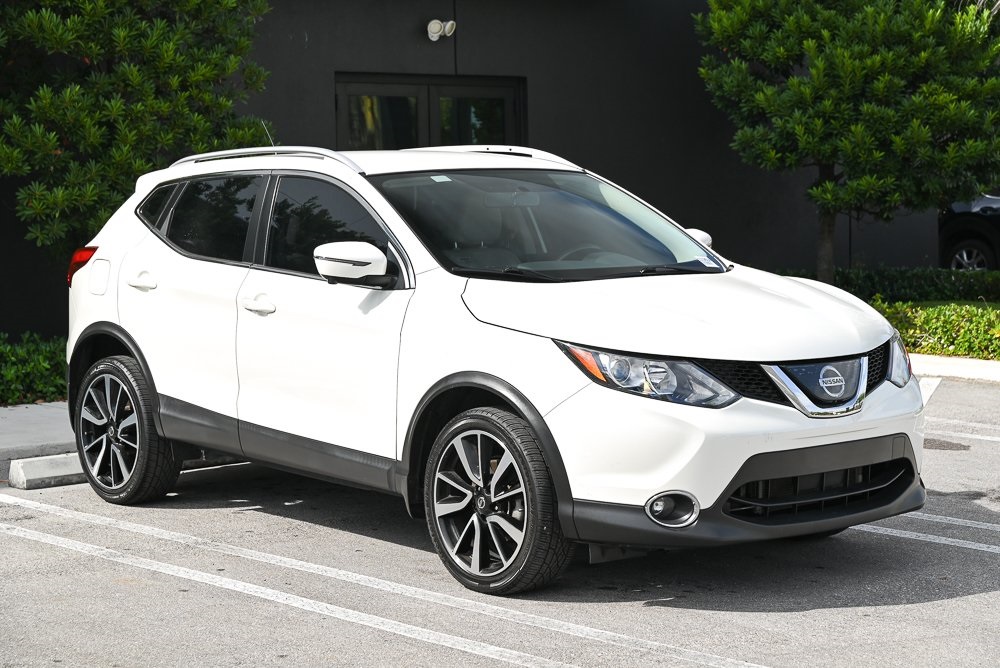 2018 Nissan Rogue Sport SL photo 2