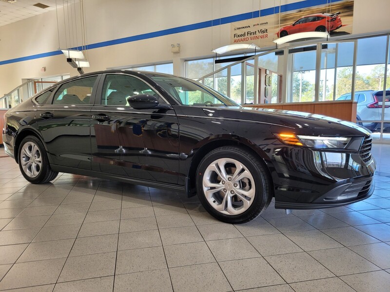 2025 Honda Accord LX photo 3