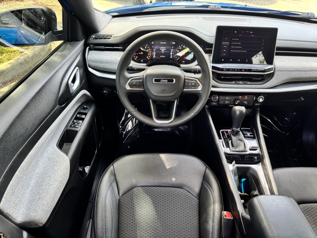 2024 Jeep Compass Latitude photo 15