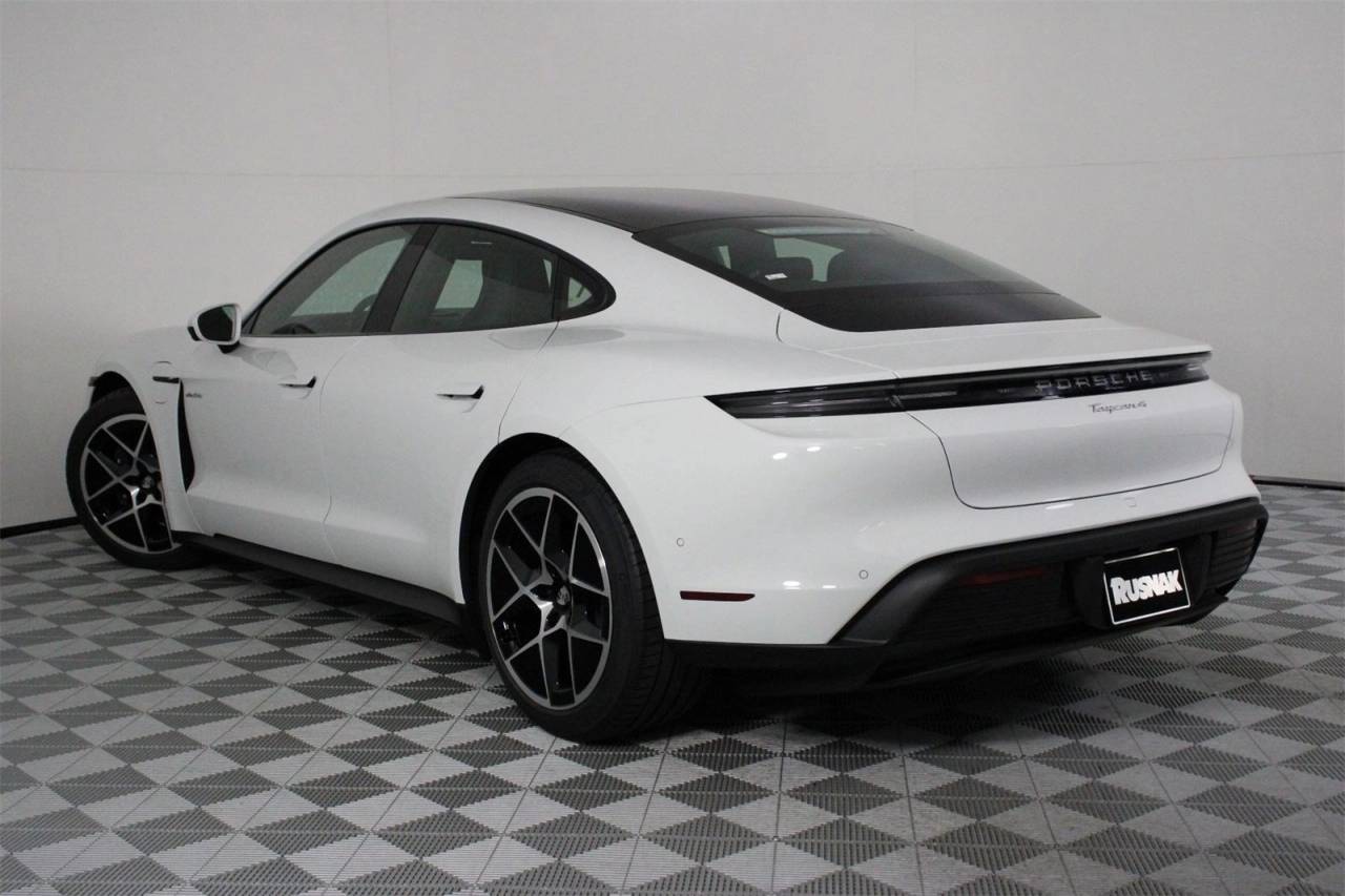2025 Porsche Taycan 4 photo 3