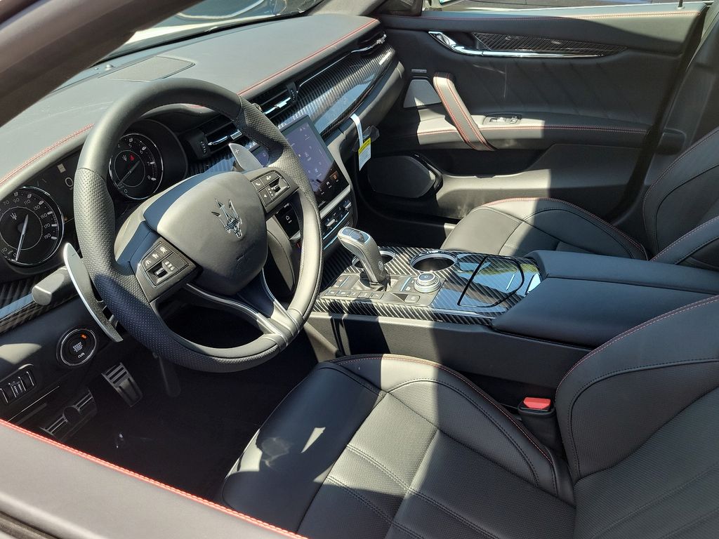 2024 Maserati Quattroporte Modena Q4 photo 4