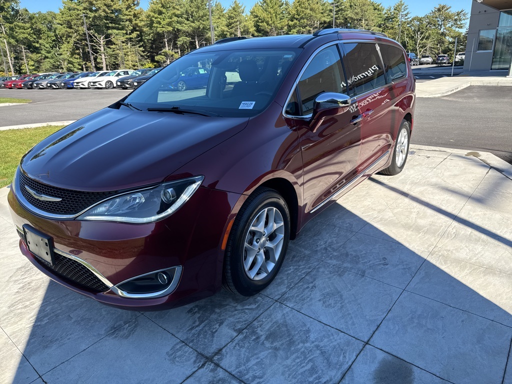 2019 Chrysler Pacifica Limited photo 3