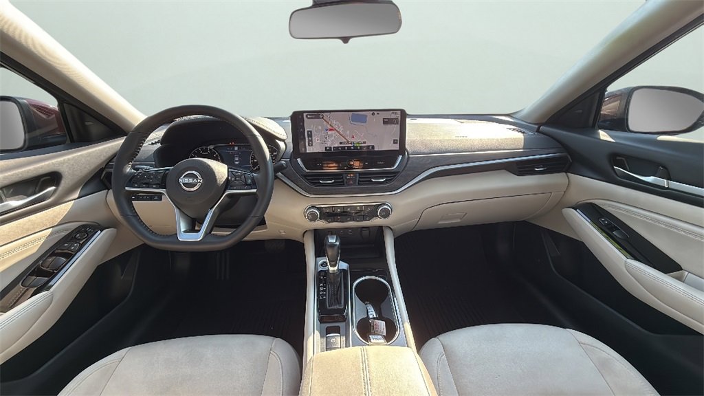 2023 Nissan Altima 2.5 SV photo 14