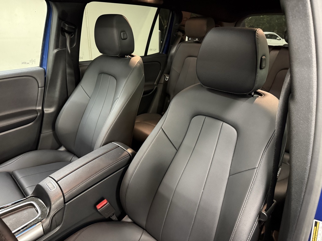 2024 Mercedes Benz GLB 250 4MATIC photo 2