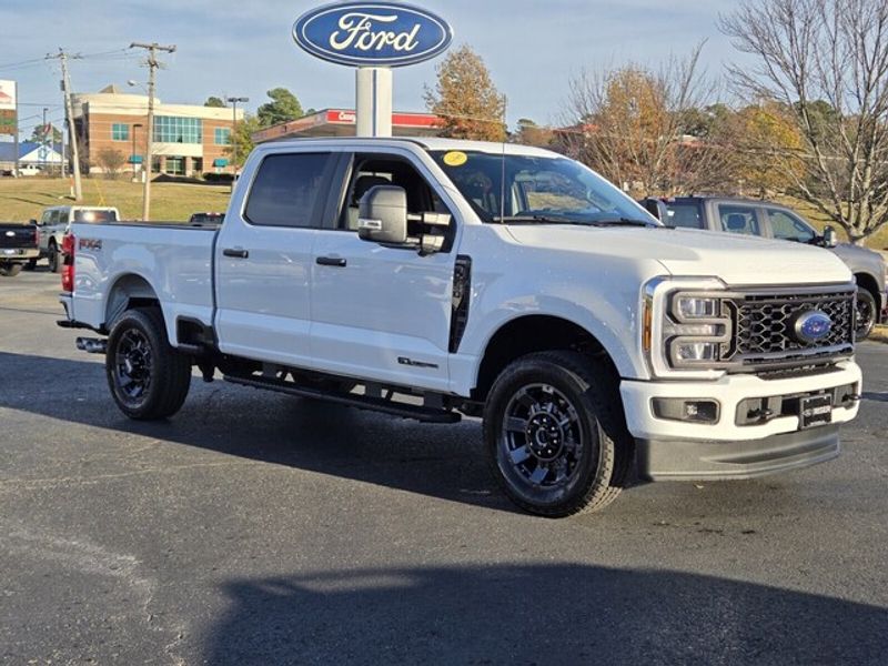 2025 Ford F-250 Super Duty XL's photo