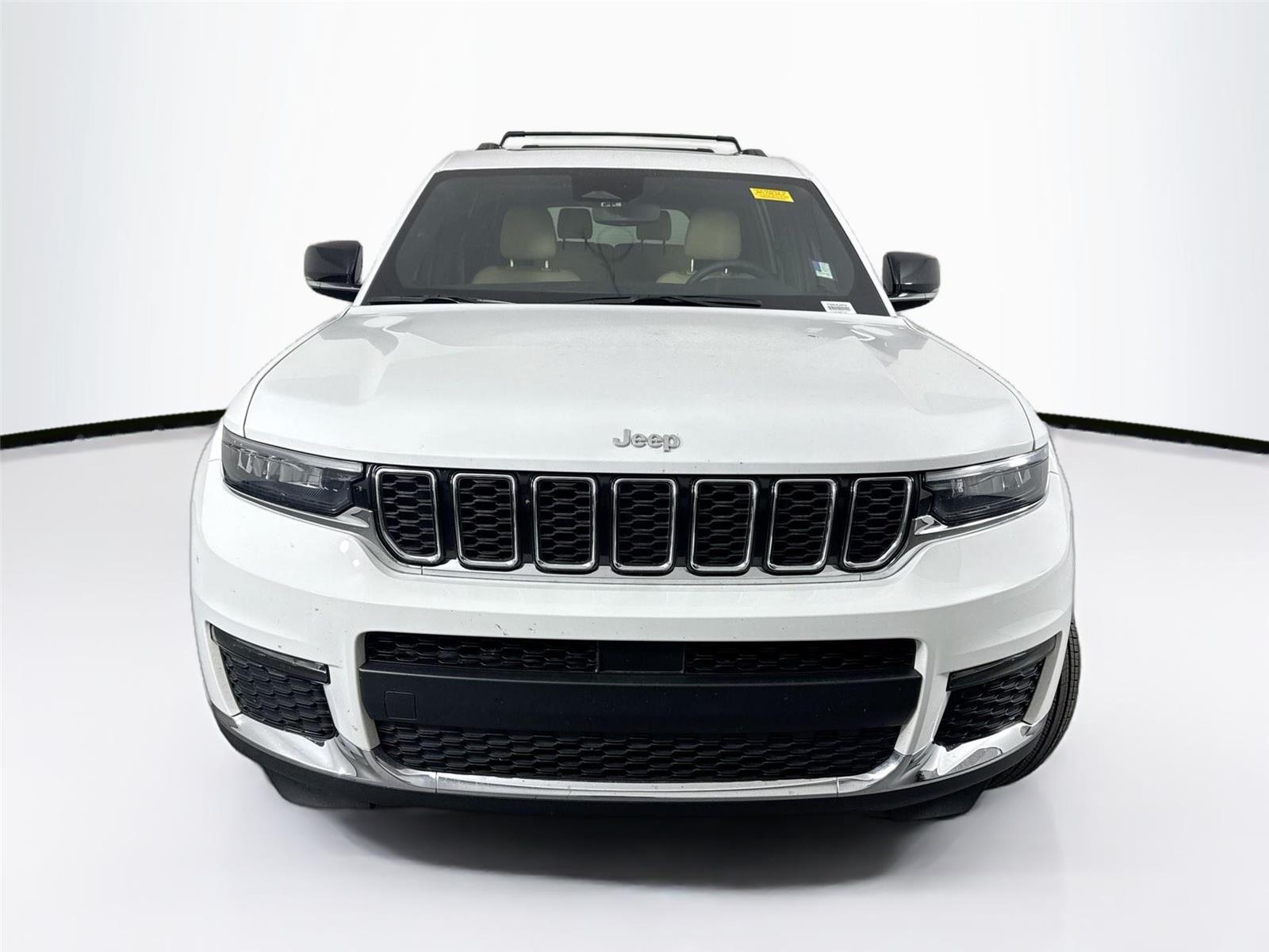 2024 Jeep Grand Cherokee Limited photo 3