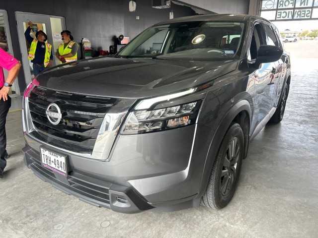 2024 Nissan Pathfinder S