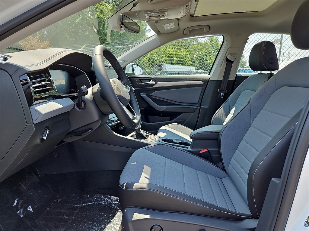 2025 Volkswagen Jetta 1.5T SE photo 5