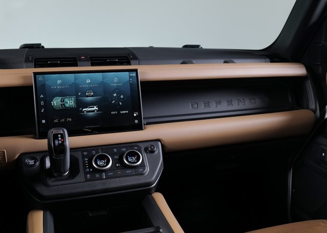 2025 Land Rover Defender 110 X-Dynamic SE photo 13