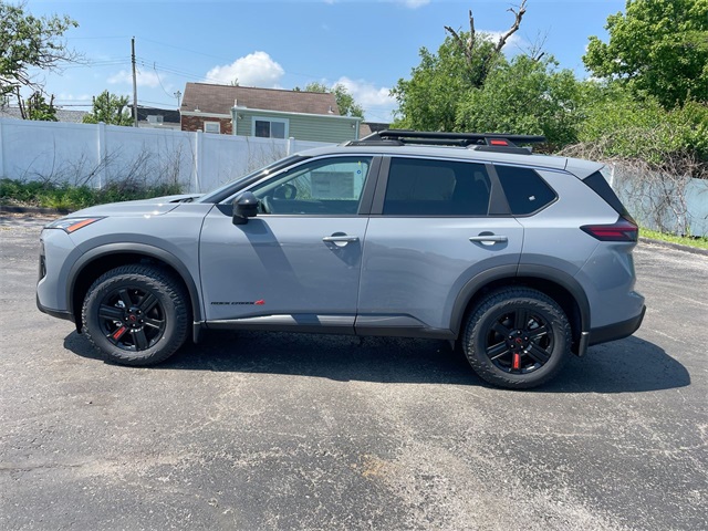 2025 Nissan Rogue SV photo 10