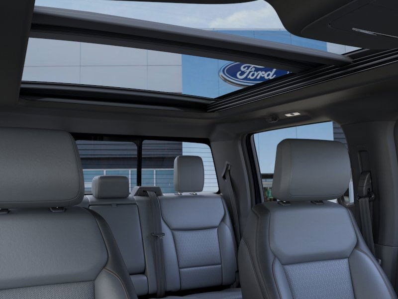 2025 Ford F-150 Lightning Lariat photo 21