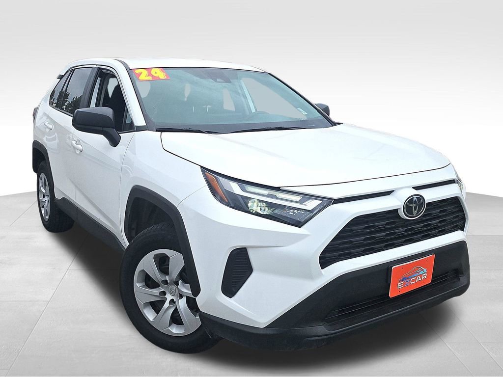 2024 Toyota RAV4 LE's photo