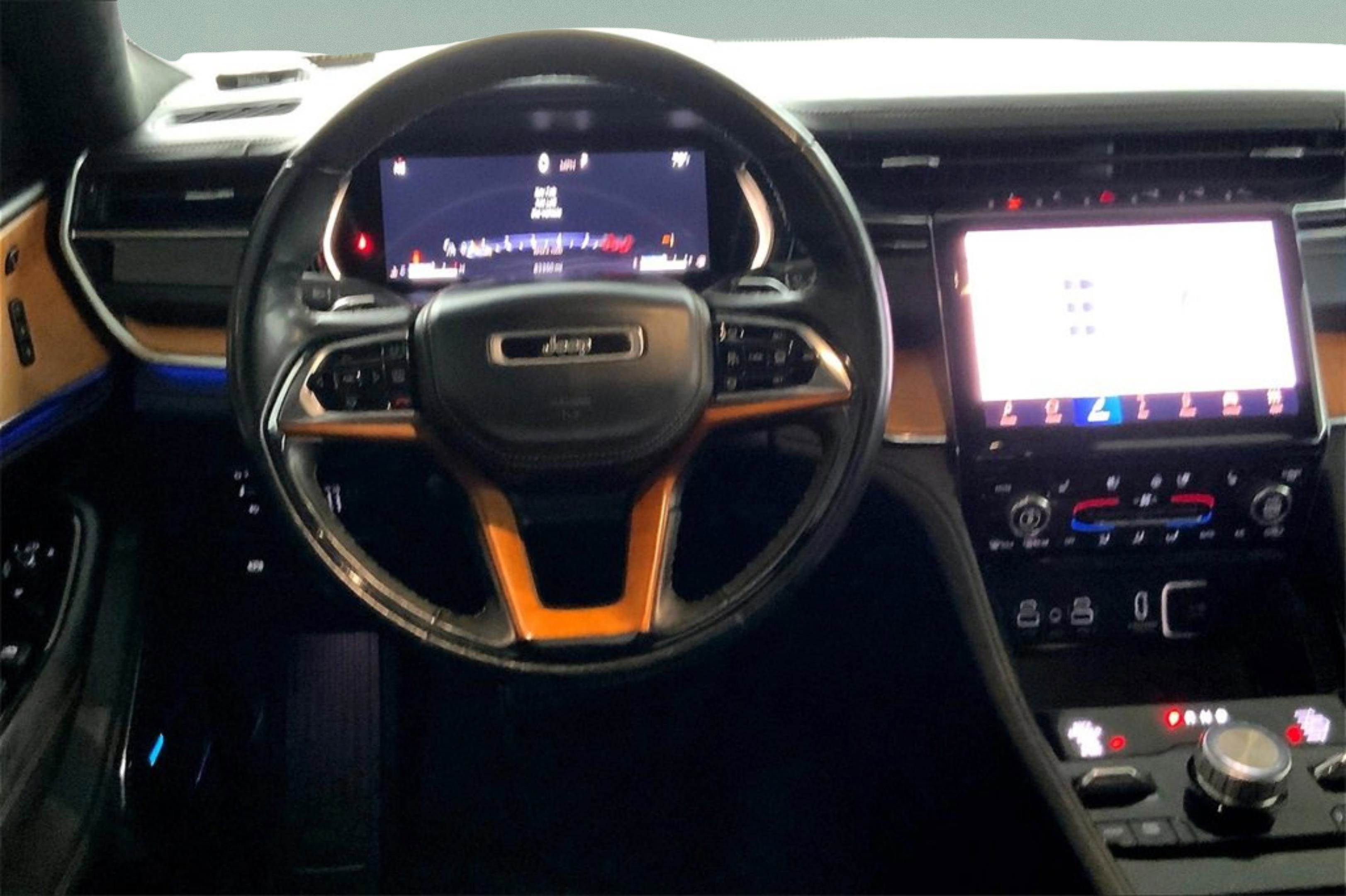 2022 Jeep Grand Cherokee Summit Reserve photo 3