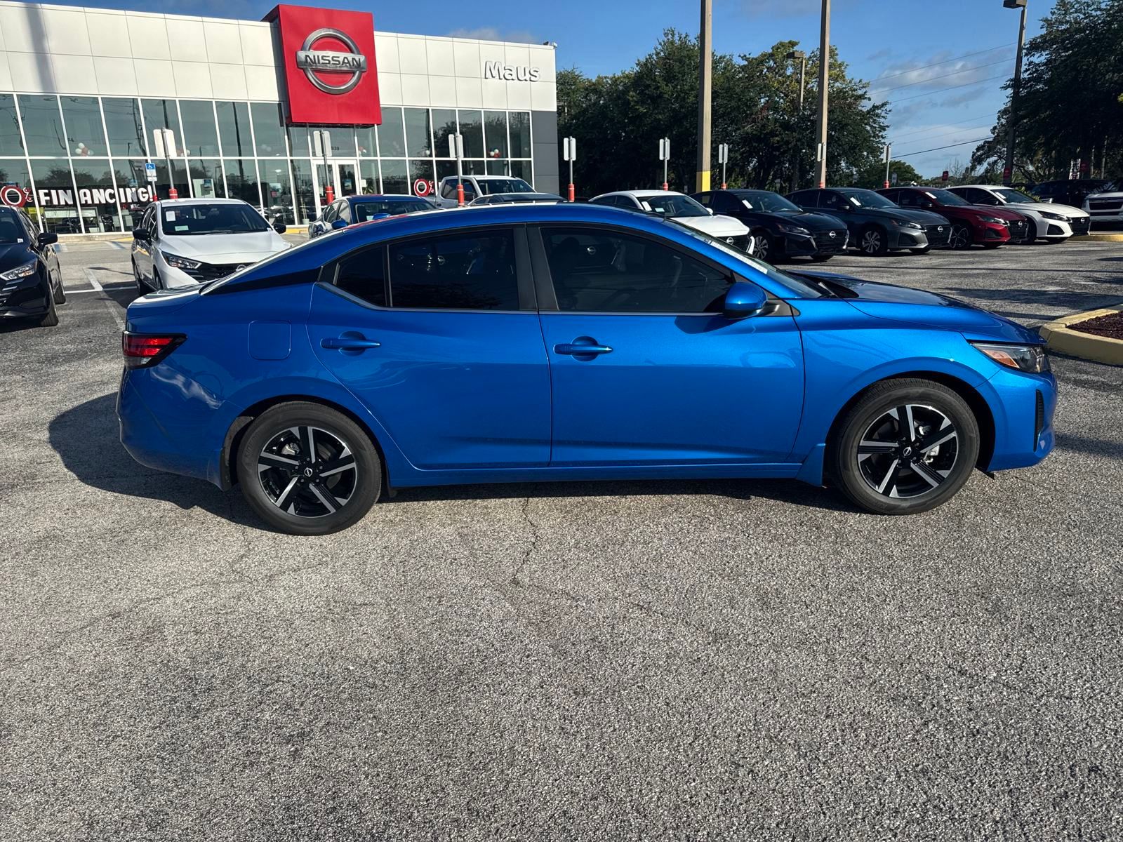 2025 Nissan Sentra SV photo 4