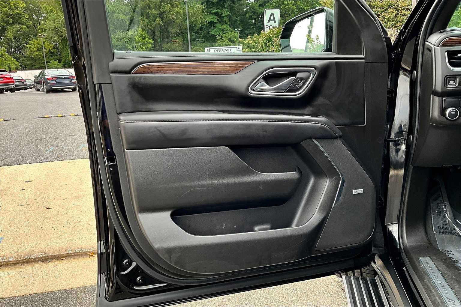 2021 Chevrolet Suburban High Country photo 21