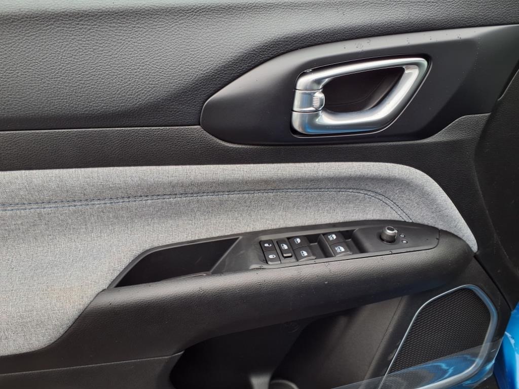 2025 Jeep Compass Latitude photo 5