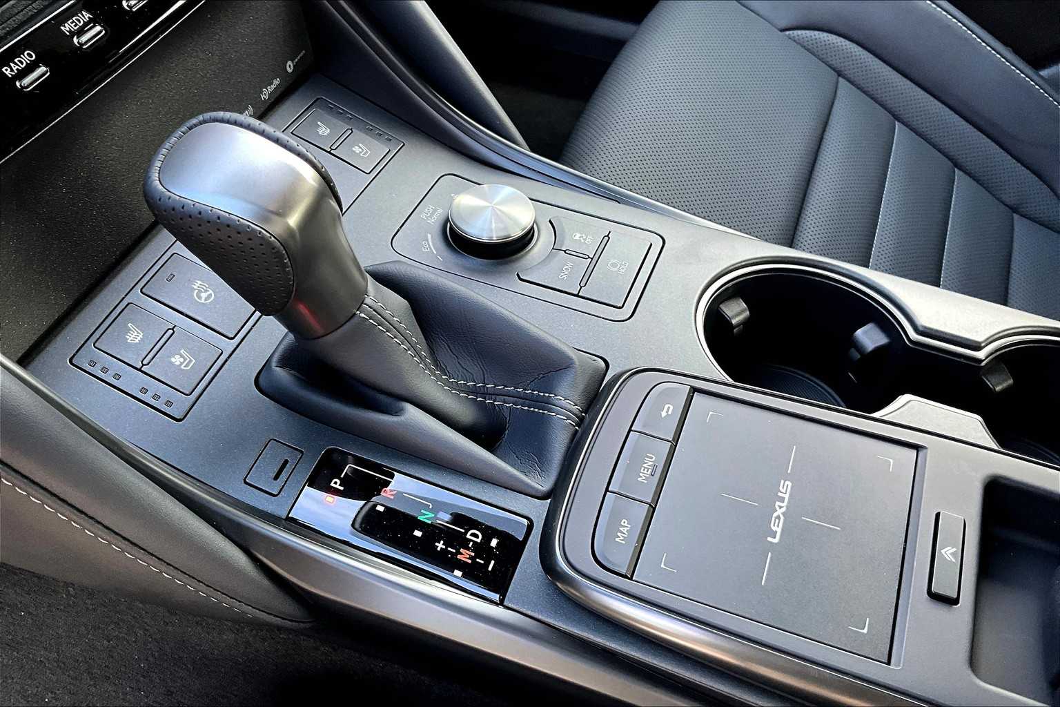 2025 Lexus IS 350 F SPORT photo 10