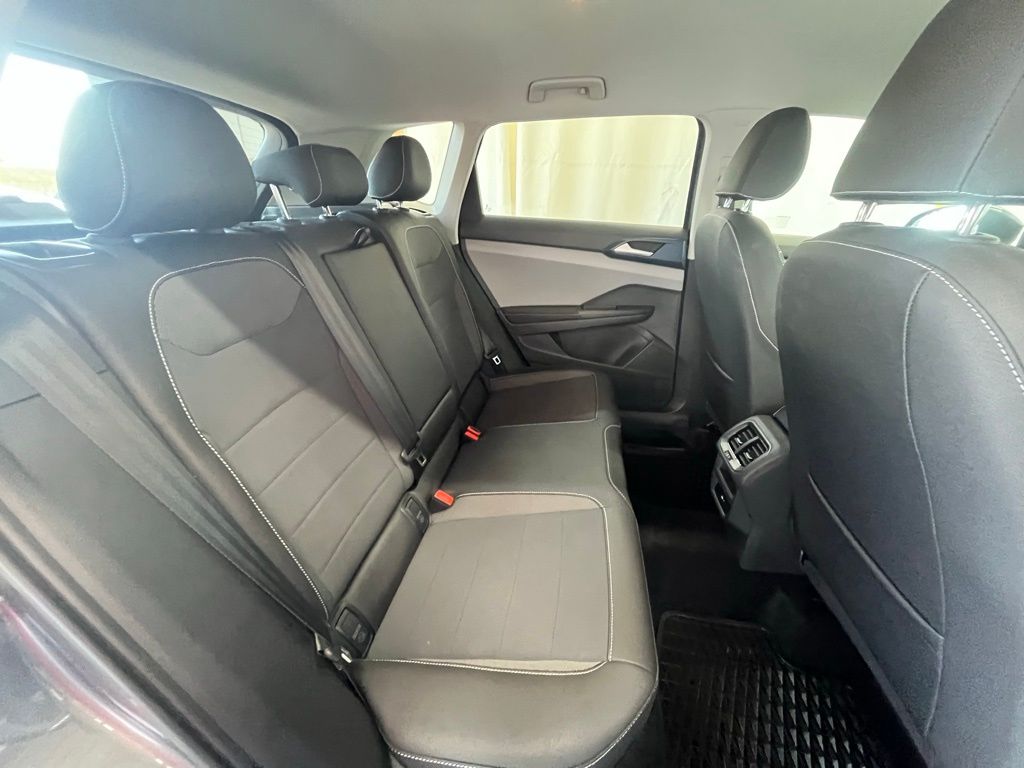 2024 Volkswagen Taos SE photo 24