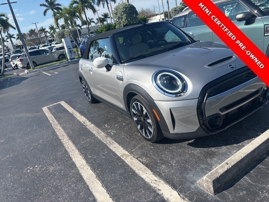2023 MINI Convertible S's photo