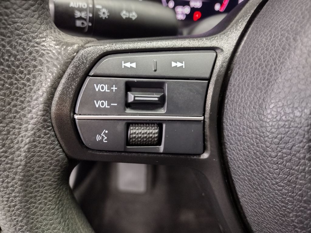 2023 Honda Accord LX photo 19