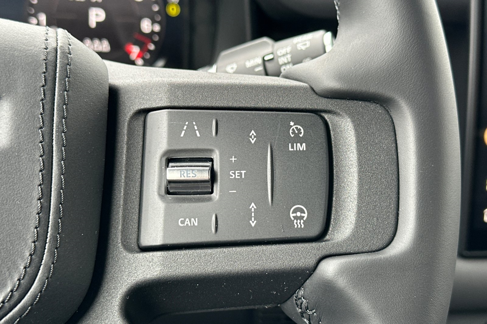 2025 Land Rover Defender 110 X photo 26
