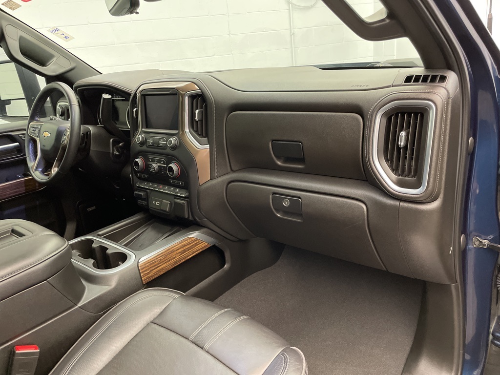 2022 Chevrolet Silverado 3500HD High Country photo 23