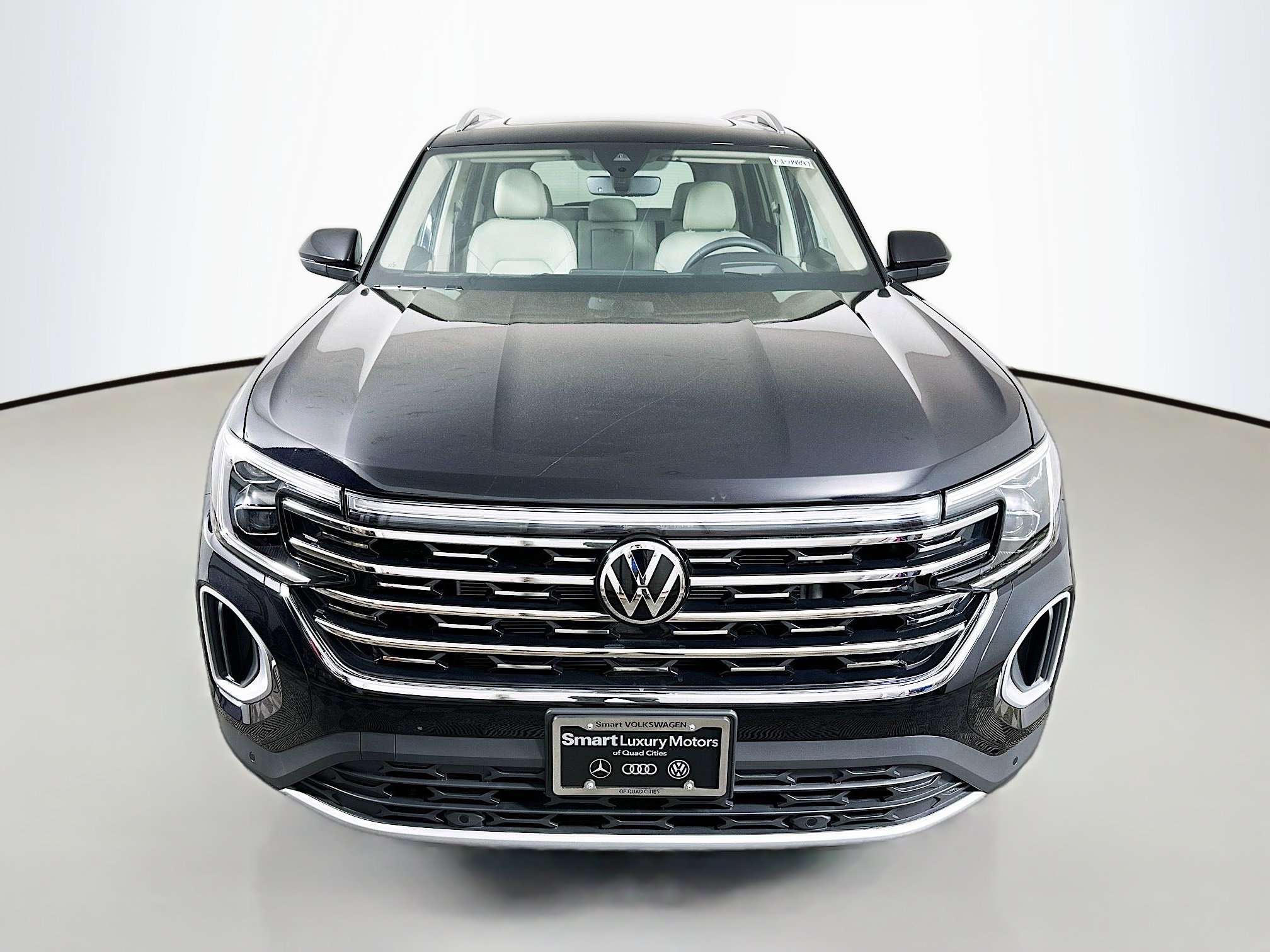 2025 Volkswagen Atlas SEL photo 2