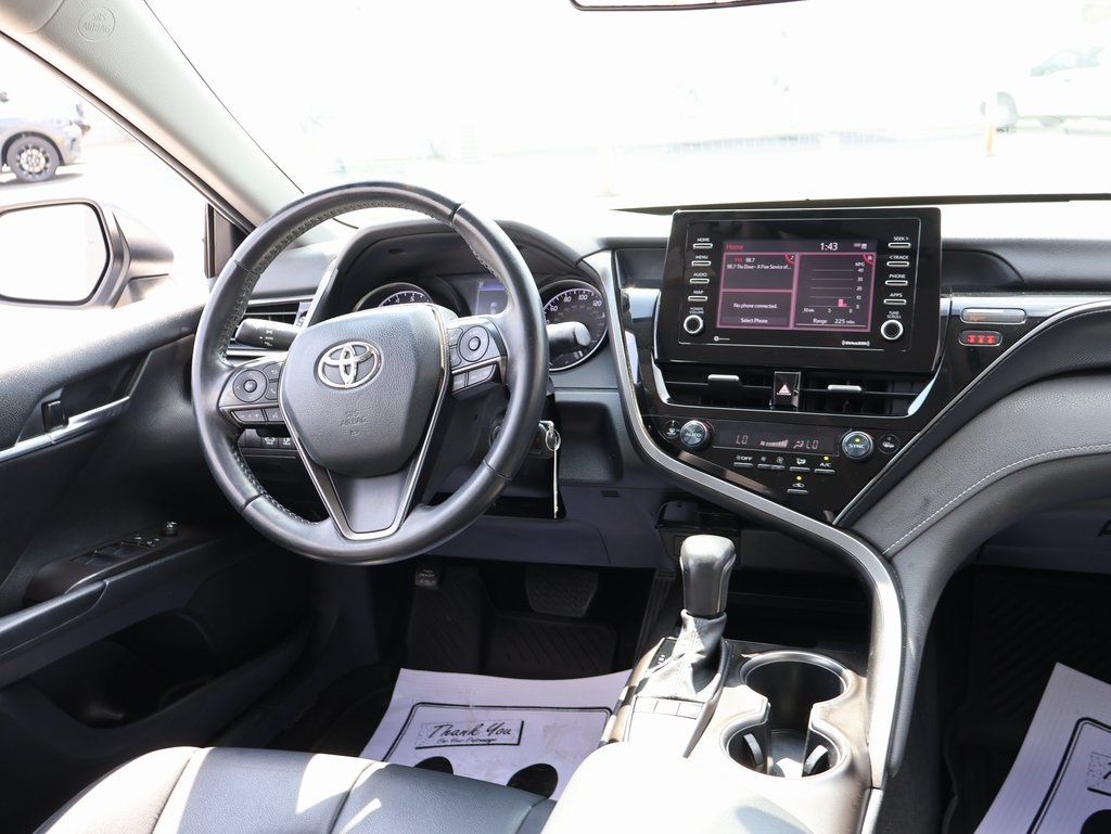 2022 Toyota Camry SE photo 13
