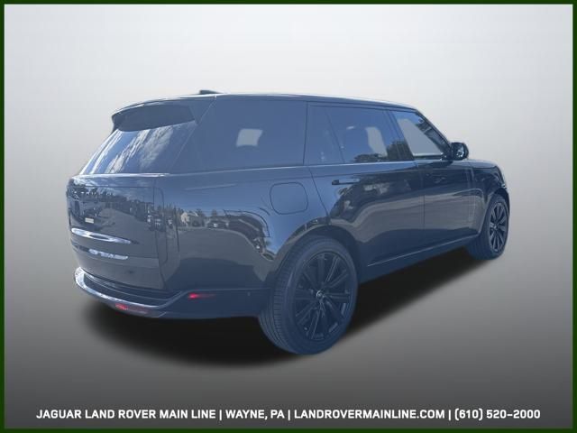 2025 Land Rover Range Rover SE photo 3
