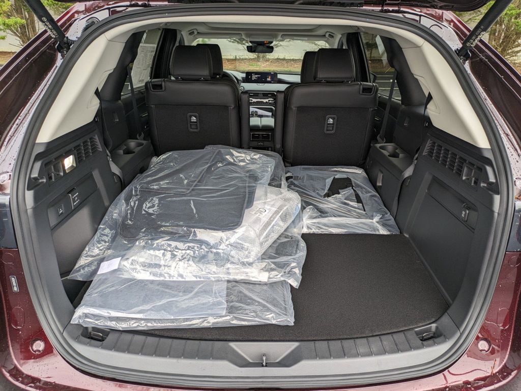 2024 Mazda CX-90 Premium photo 13