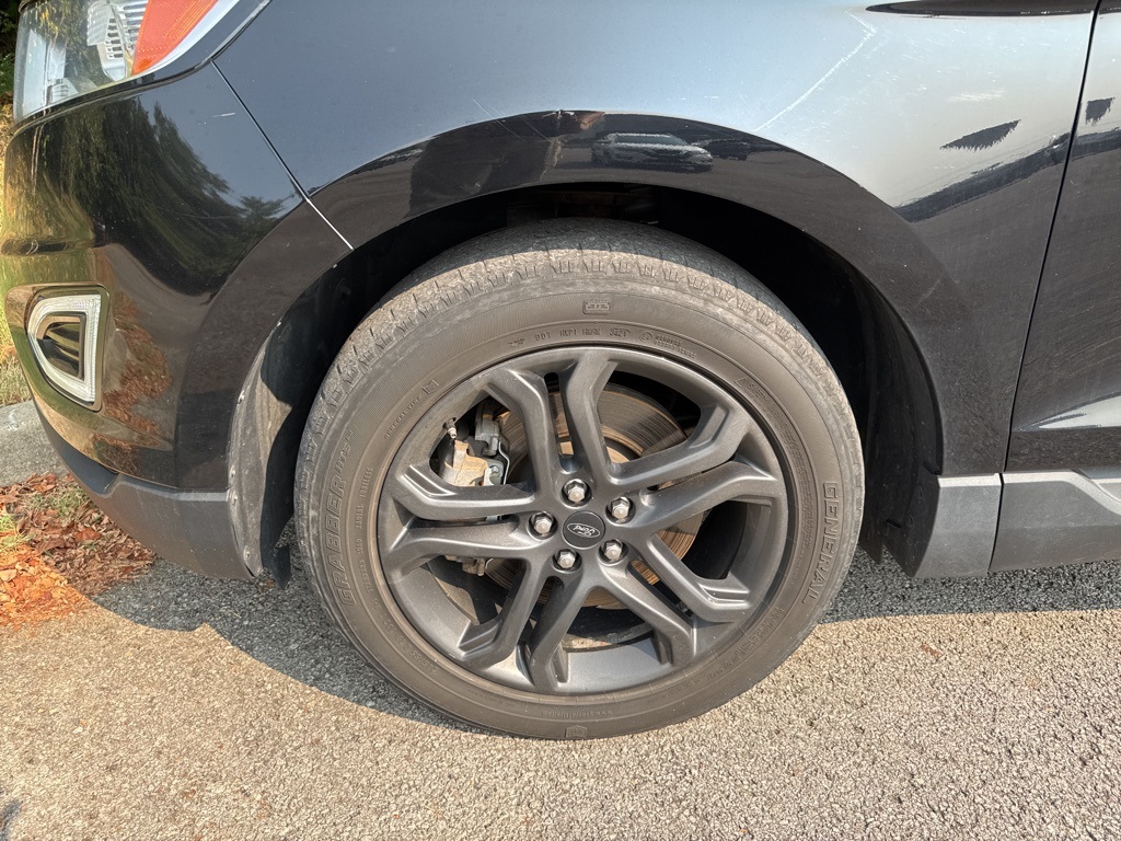 2018 Ford Edge SEL photo 8