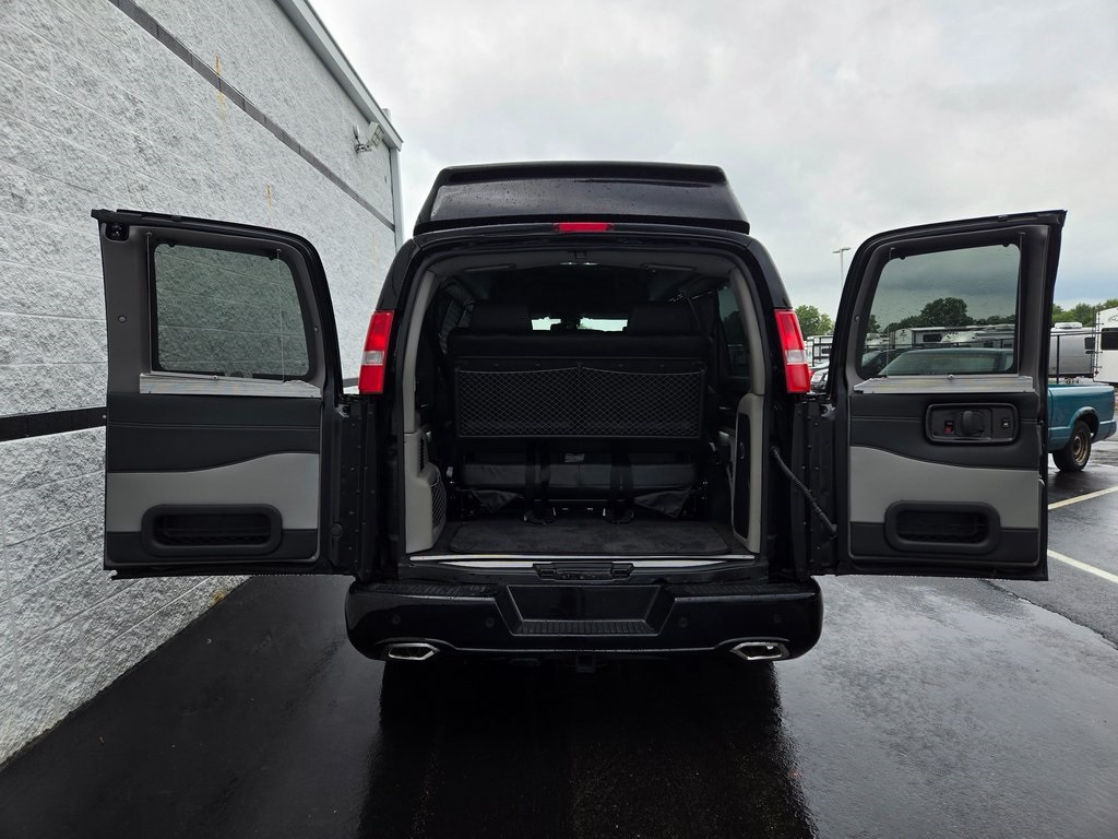 2025 Gmc Savana 2500 Cargo photo 3