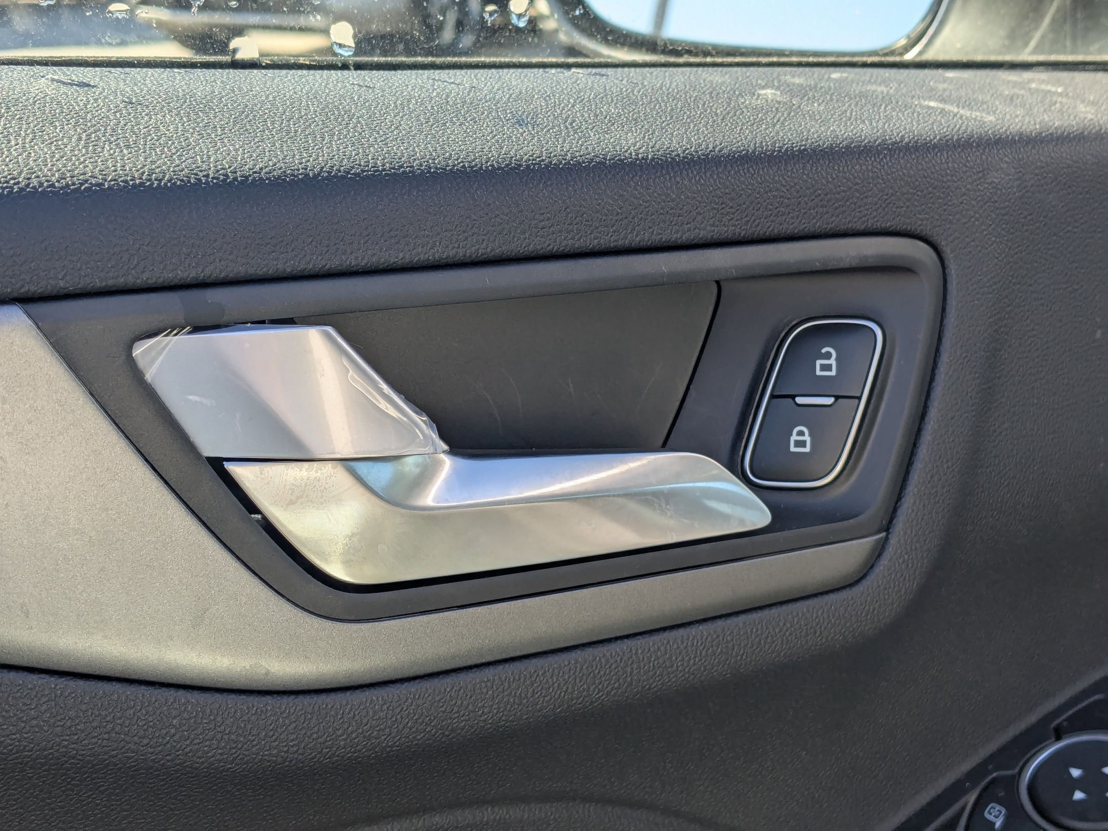 2025 Ford Escape Plug-In Hybrid SE photo 13