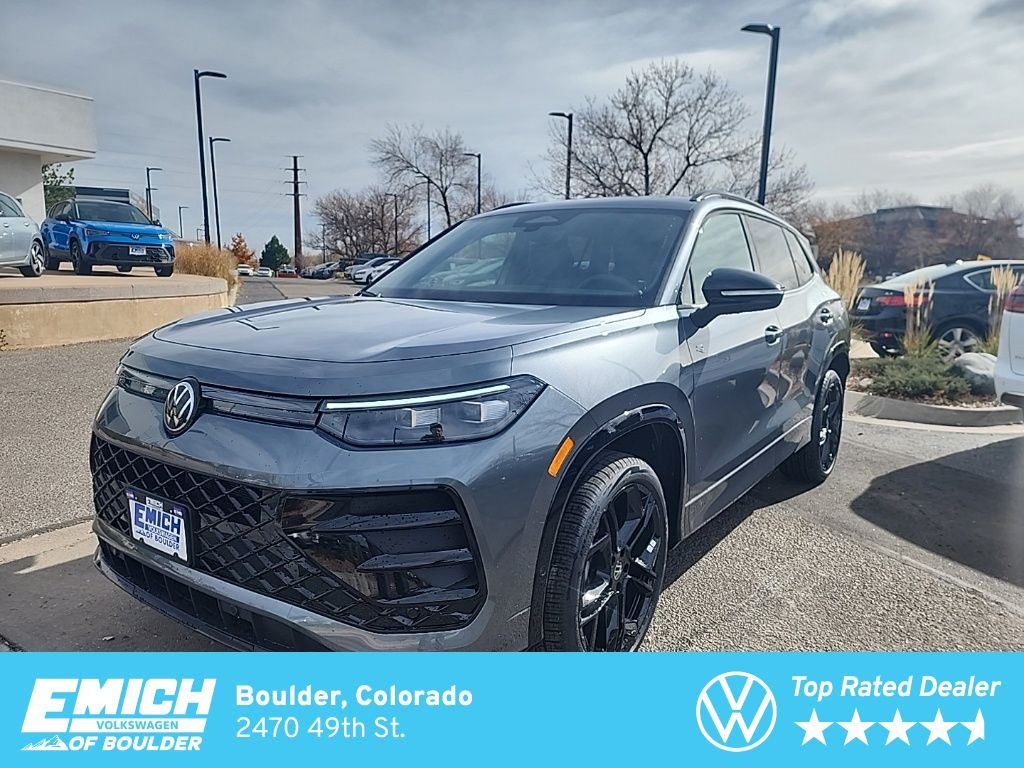 2026 Volkswagen Tiguan SE R-LINE BLACK's photo