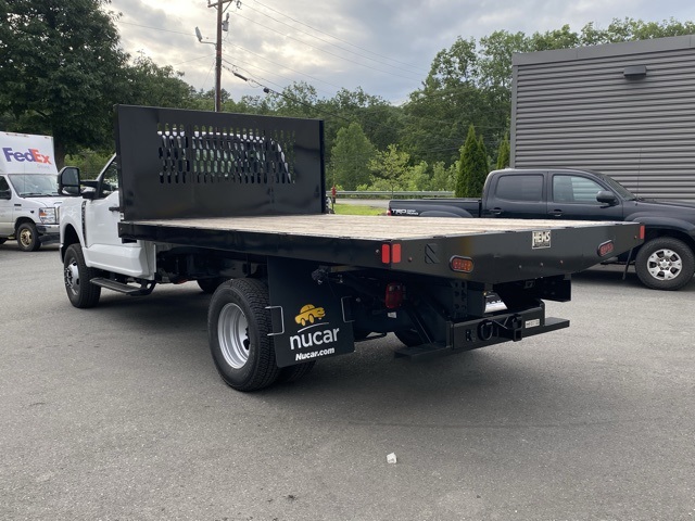 2025 Ford F-350 photo 4