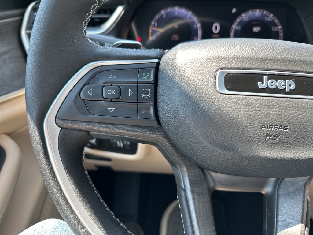 2025 Jeep Grand Cherokee Limited photo 11