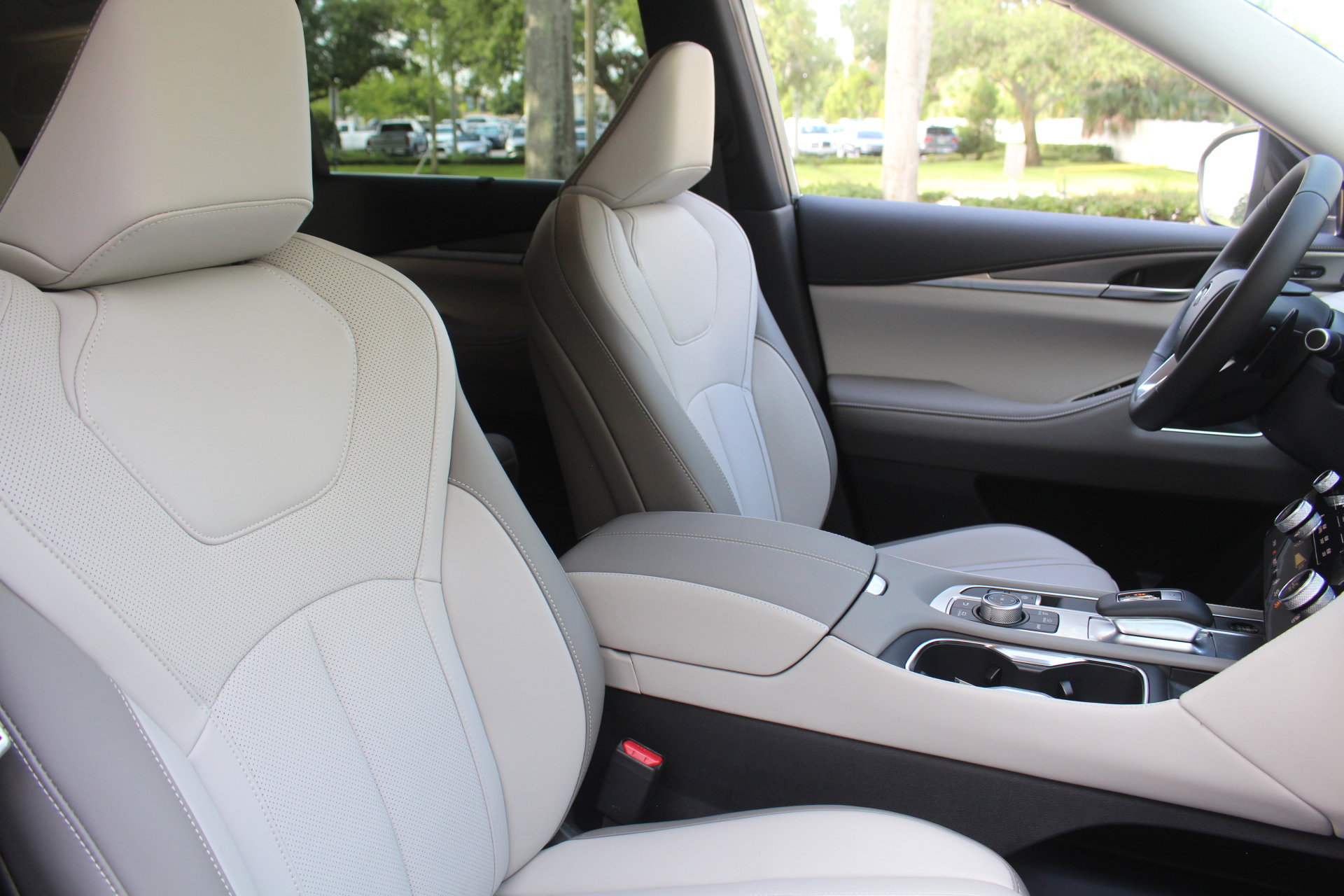 2026 Infiniti QX60 Luxe photo 21