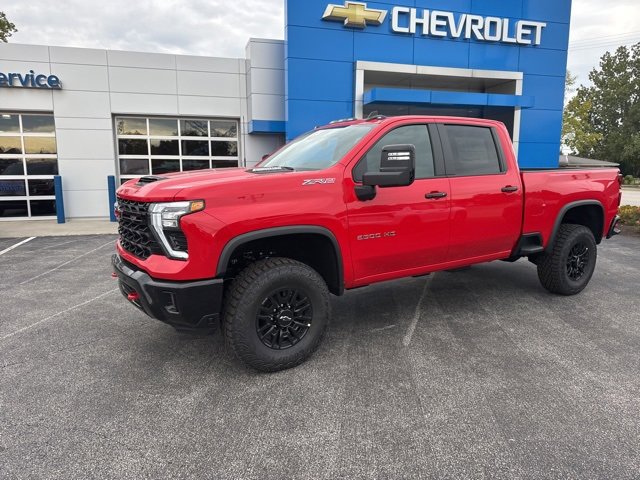 2025 Chevrolet Silverado 2500HD ZR2 photo 3