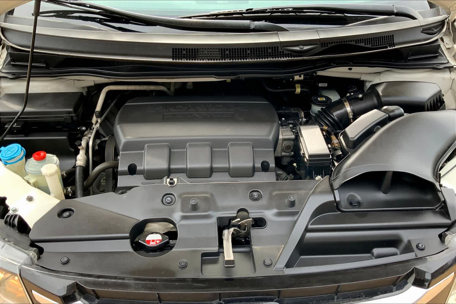 2015 Honda Odyssey Touring Elite photo 27