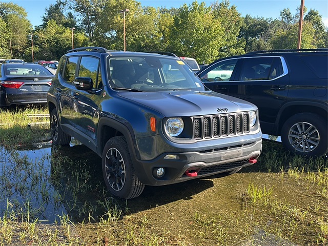 2023 Jeep Renegade Trailhawk photo 2