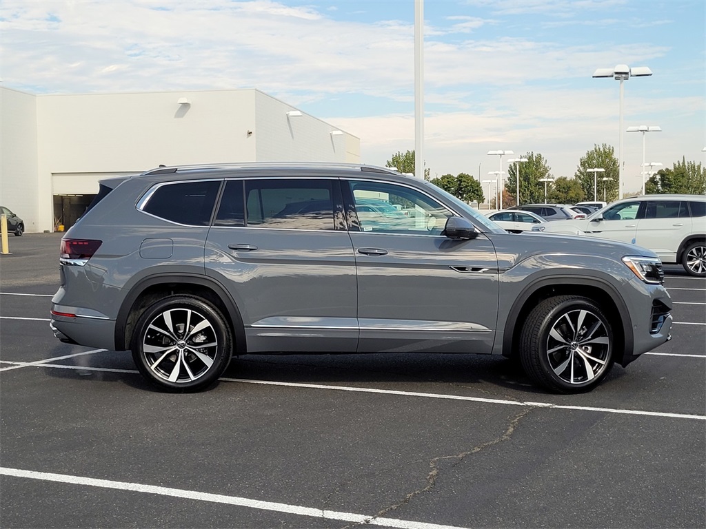 2026 Volkswagen Atlas SEL Premium R-Line photo 4