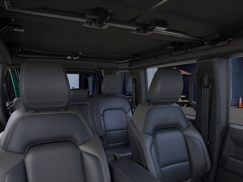 2025 Ford Bronco Outer Banks photo 10