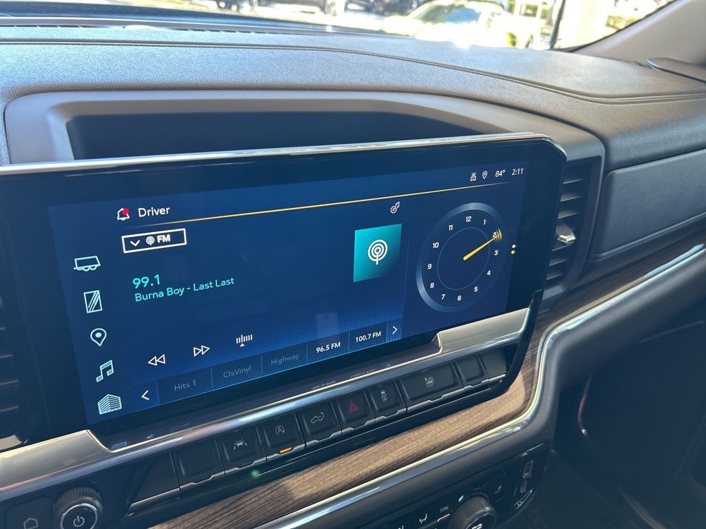 2023 Chevrolet Silverado 1500 RST photo 4