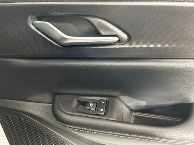 2025 Jeep Grand Cherokee Laredo Altitude photo 13