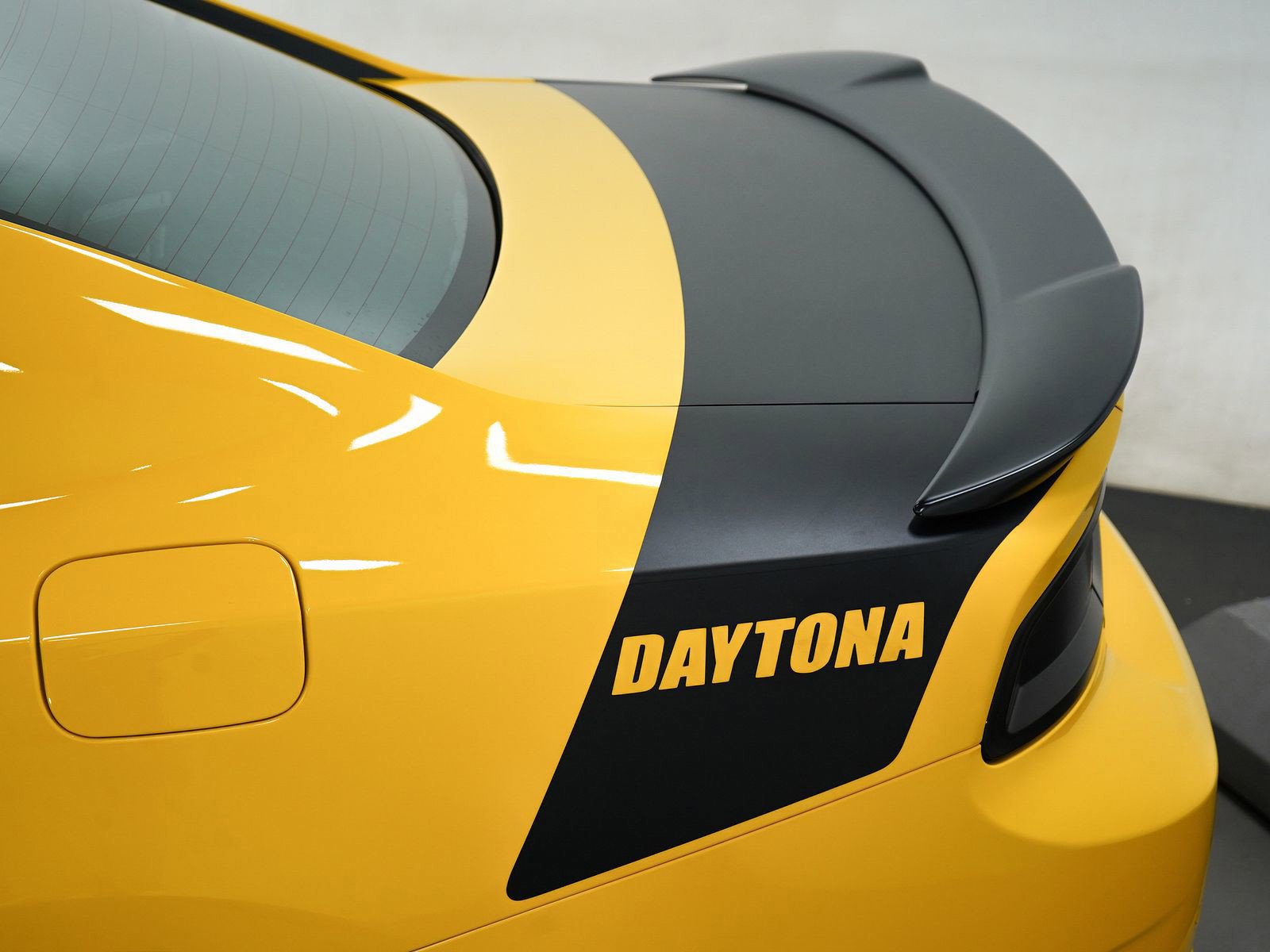 2017 Dodge Charger R/T Daytona 392 photo 2