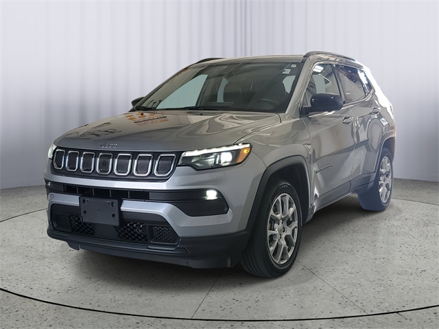 2022 Jeep Compass Latitude Lux photo 4